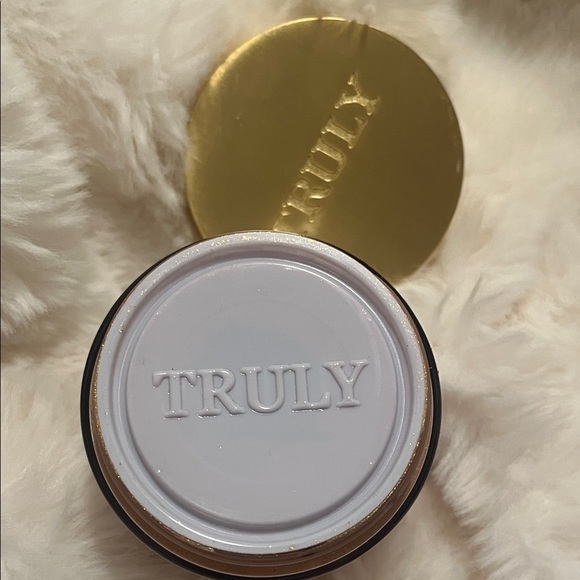 TRULY Golden Glaze Shimmer Body Butter - Picture 3 of 3